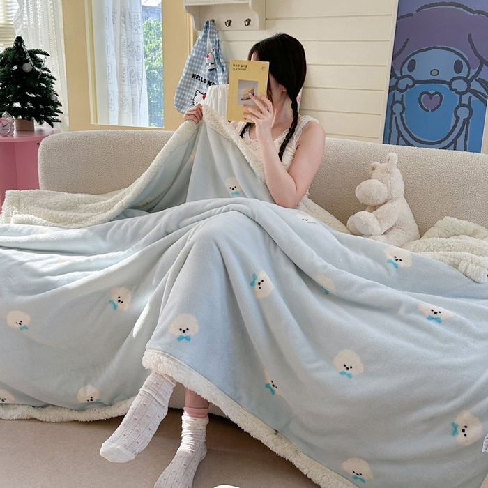 91家纺网 家纺一手货源 找家纺 贝扬思家纺 2025新款秋冬可爱系牛奶绒羊羔绒多功能毛毯奶盖系列 奶盖-可爱狗头蓝