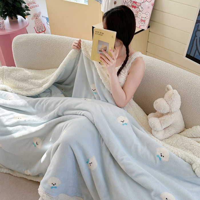 91家纺网 家纺一手货源 找家纺 贝扬思家纺 2025新款秋冬可爱系牛奶绒羊羔绒多功能毛毯奶盖系列 奶盖-可爱狗头蓝