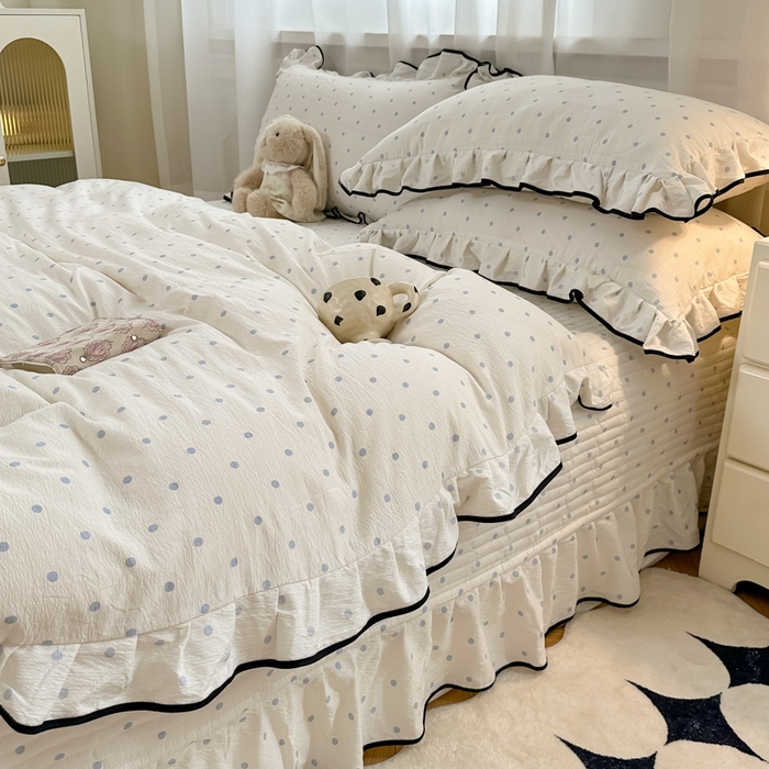 91家纺网 家纺一手货源 找家纺 梦可莱家居 2025秋冬新款法式小黑边木棉云感皱皱纱四件套床盖款 小黑边-兰波点