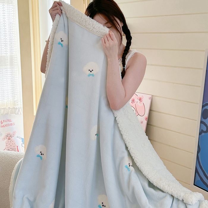 91家纺网 家纺一手货源 找家纺 贝扬思家纺 2025新款秋冬可爱系牛奶绒羊羔绒多功能毛毯奶盖系列 奶盖-可爱狗头蓝