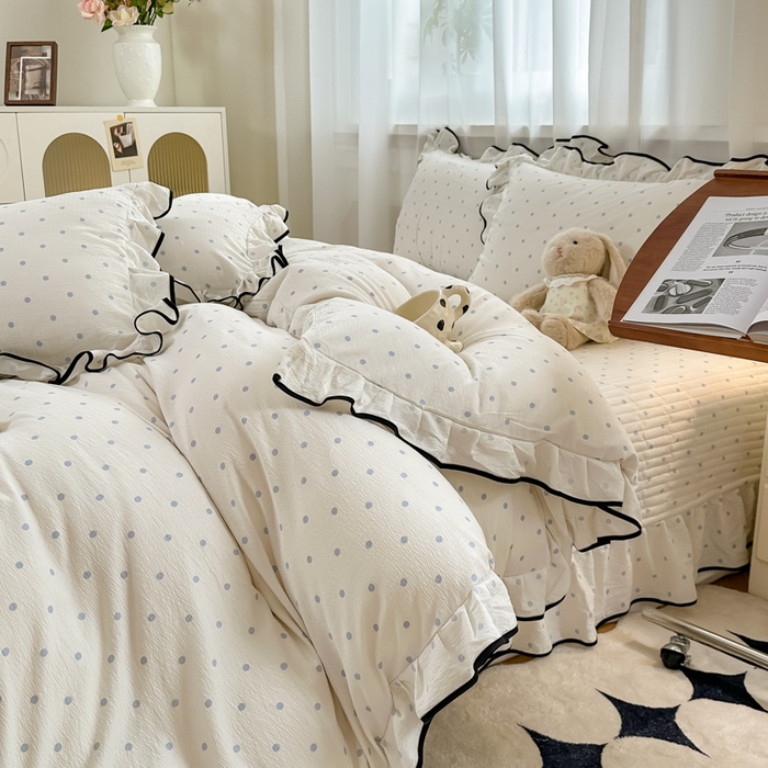 91家纺网 家纺一手货源 找家纺 梦可莱家居 2025秋冬新款法式小黑边木棉云感皱皱纱四件套床盖款 小黑边-兰波点