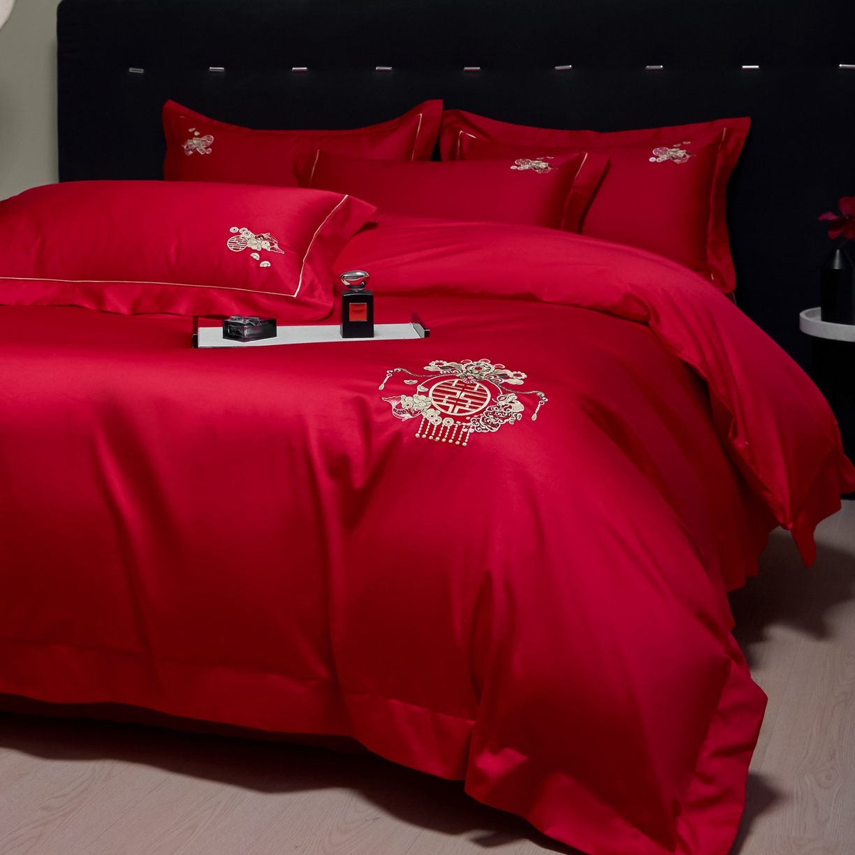 91家纺网 家纺一手货源 找家纺 欧乐蒂-2025新款-亲肤棉简约刺绣四件套 凤冠