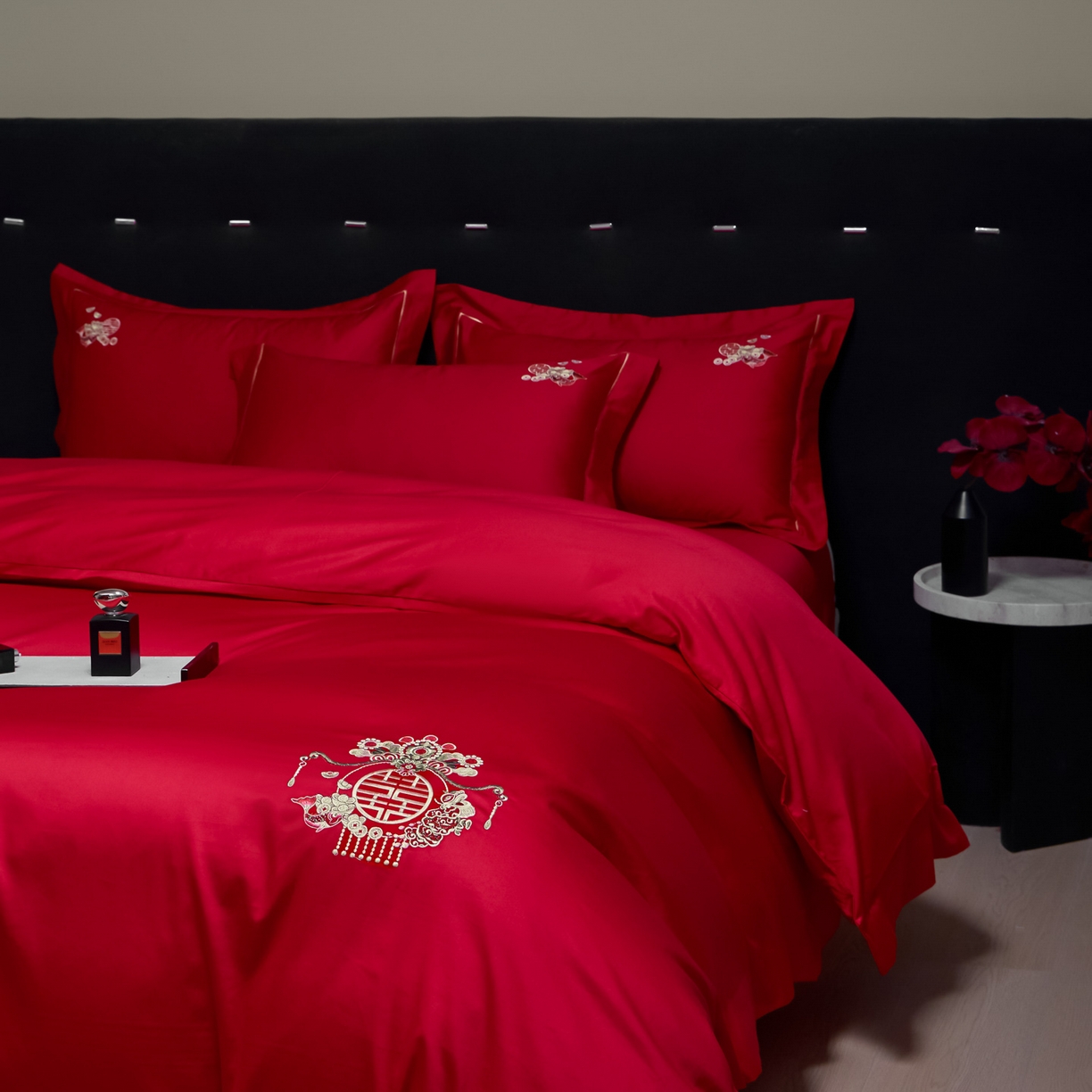 91家纺网 家纺一手货源 找家纺 欧乐蒂-2025新款-亲肤棉简约刺绣四件套 凤冠