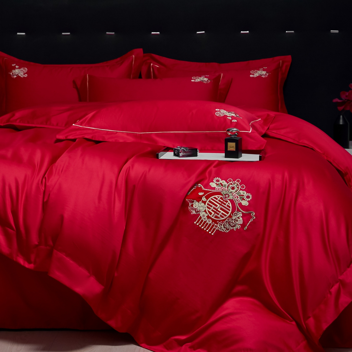 91家纺网 家纺一手货源 找家纺 欧乐蒂-2025新款-亲肤棉简约刺绣四件套 凤冠