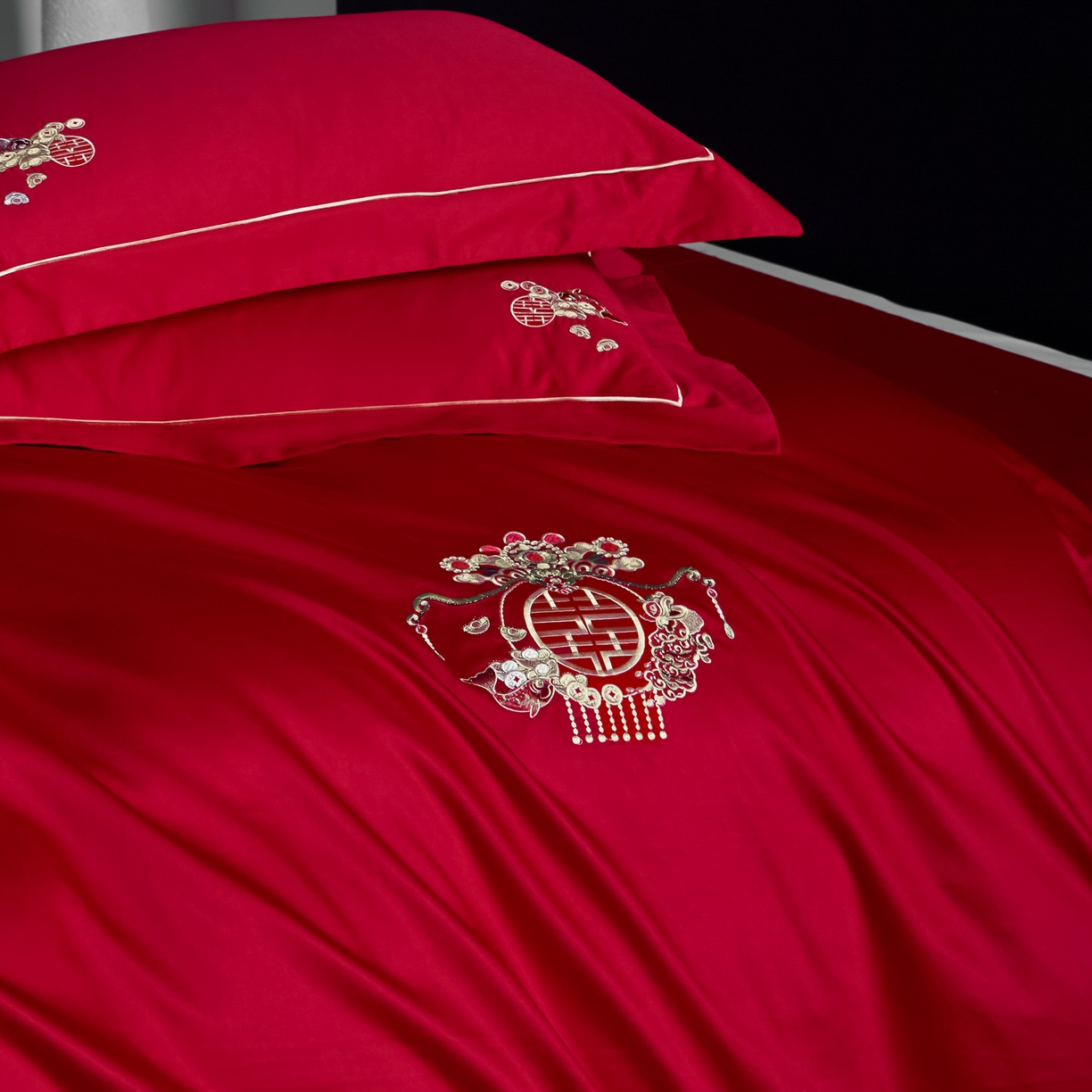 91家纺网 家纺一手货源 找家纺 欧乐蒂-2025新款-亲肤棉简约刺绣四件套 凤冠