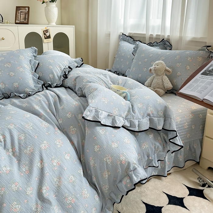 91家纺网 家纺一手货源 找家纺 梦可莱家居 2025秋冬新款法式小黑边木棉云感皱皱纱四件套床盖款 小黑边-兰亭