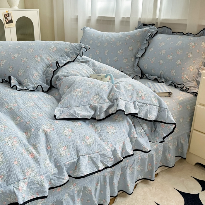 91家纺网 家纺一手货源 找家纺 梦可莱家居 2025秋冬新款法式小黑边木棉云感皱皱纱四件套床盖款 小黑边-兰亭