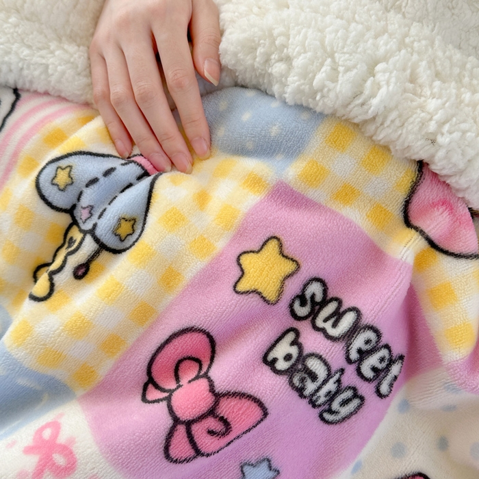 91家纺网 家纺一手货源 找家纺 贝扬思家纺 2025新款秋冬可爱系牛奶绒羊羔绒多功能毛毯奶盖系列 奶盖-少女战士