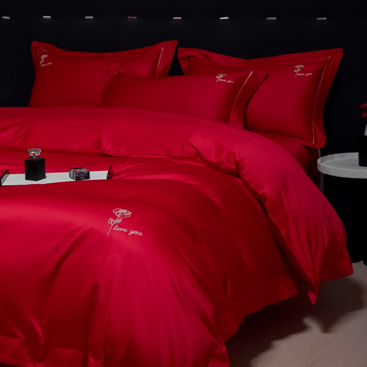 91家纺网 家纺一手货源 找家纺 欧乐蒂-2025新款-亲肤棉简约刺绣四件套 玫瑰