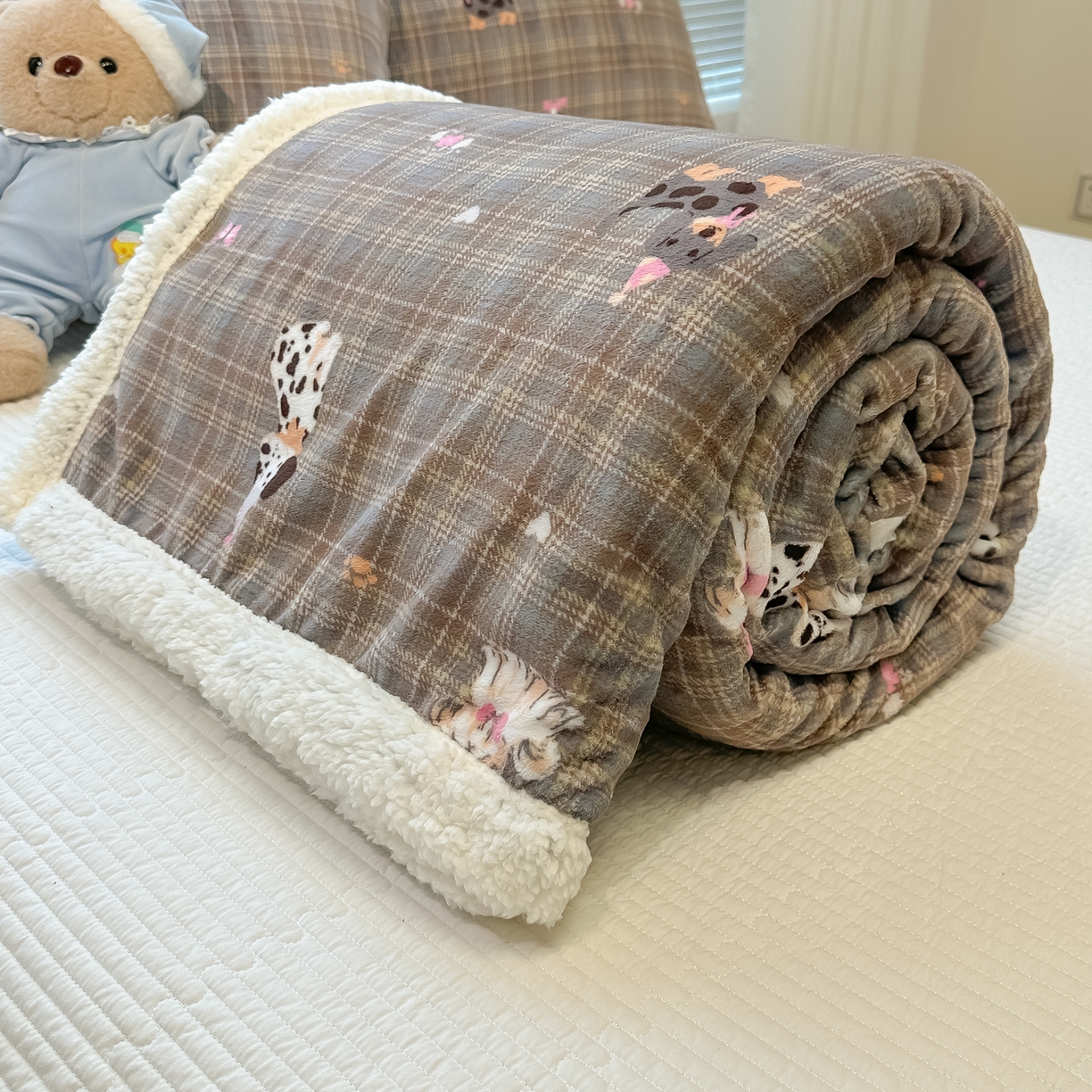 91家纺网 家纺一手货源 找家纺 盼季家纺 2025新款日韩奶油风羊羔绒+牛奶绒可爱卡通毛毯沙发毯盖毯 羊羔绒毛毯-塞班那狗