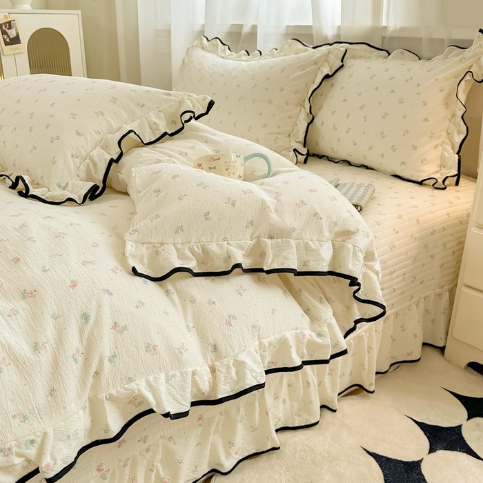 91家纺网 家纺一手货源 找家纺 梦可莱家居 2025秋冬新款法式小黑边木棉云感皱皱纱四件套床盖款 小黑边-清晰