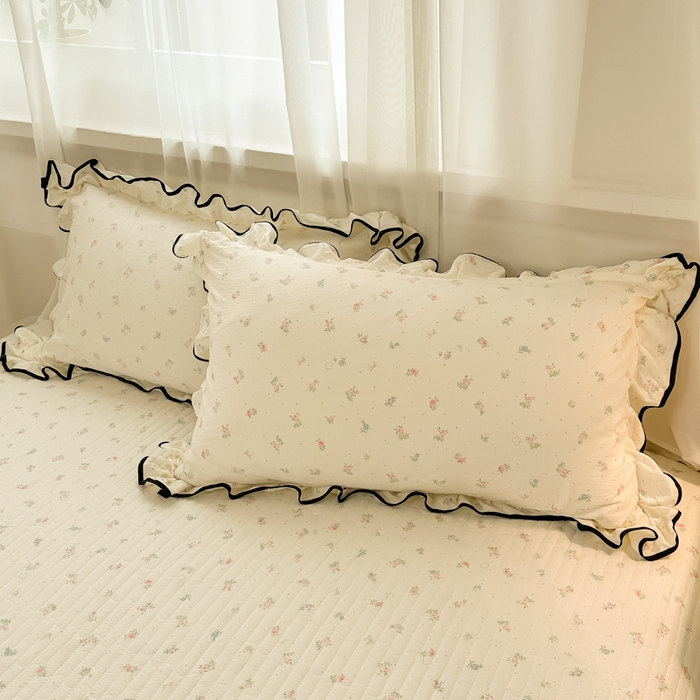 91家纺网 家纺一手货源 找家纺 梦可莱家居 2025秋冬新款法式小黑边木棉云感皱皱纱四件套床盖款 小黑边-清晰