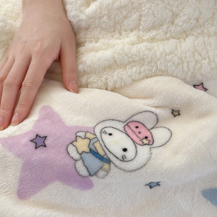 91家纺网 家纺一手货源 找家纺 贝扬思家纺 2025新款秋冬可爱系牛奶绒羊羔绒多功能毛毯奶盖系列 奶盖-星星米菲