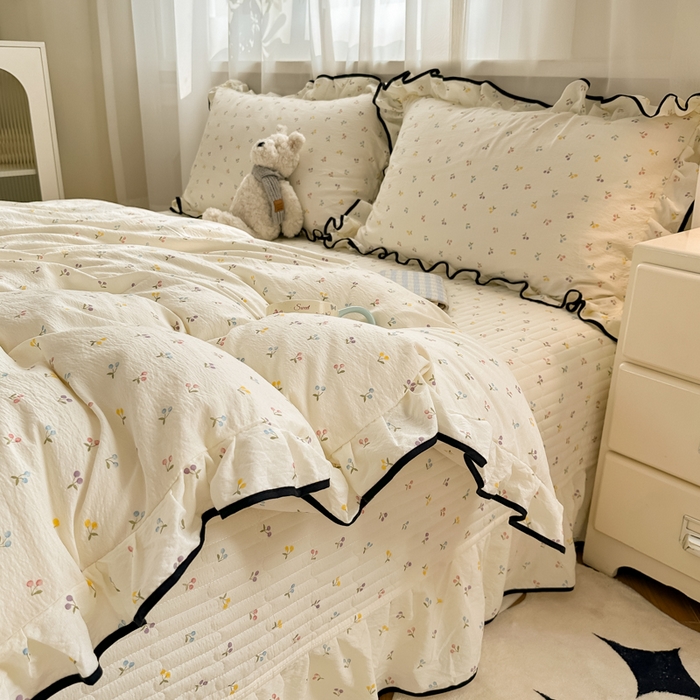 91家纺网 家纺一手货源 找家纺 梦可莱家居 2025秋冬新款法式小黑边木棉云感皱皱纱四件套床盖款 小黑边-樱桃