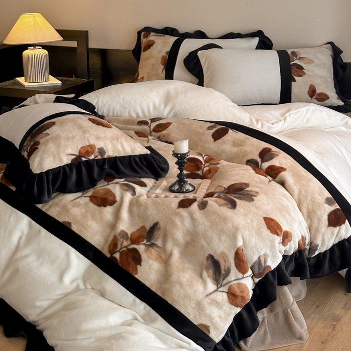 91家纺网 家纺一手货源 找家纺 （总）子曰 2025新款A类法式轻奢赫本风兔绒牛奶绒四件套美拉德系