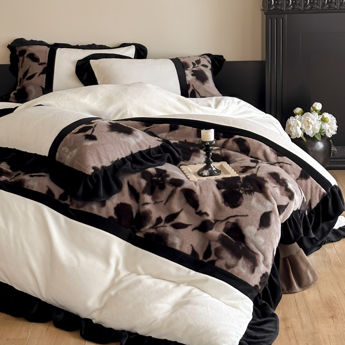 91家纺网 家纺一手货源 找家纺 子曰 2025新款A类法式轻奢赫本风兔绒牛奶绒四件套美拉德系 法式-爱魅