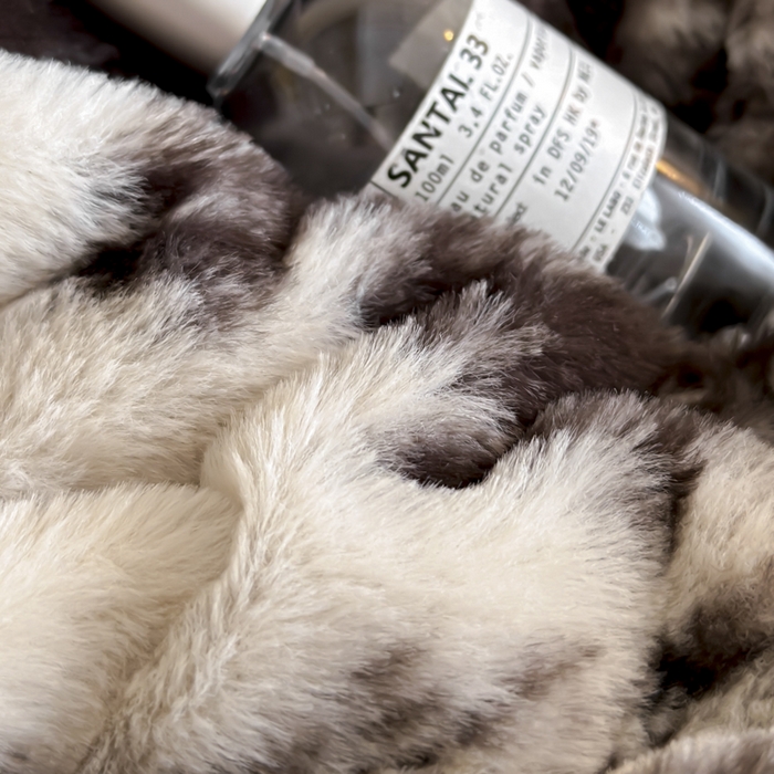 91家纺网 家纺一手货源 找家纺 子曰 2025新款A类法式轻奢赫本风兔绒牛奶绒四件套美拉德系 法式-赫本