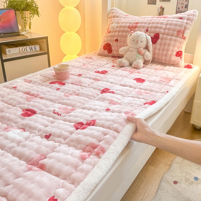 91家纺网 家纺一手货源 找家纺 优品惠 2025新款兔毛绒床垫学生床垫床褥子床护垫 粉爱心