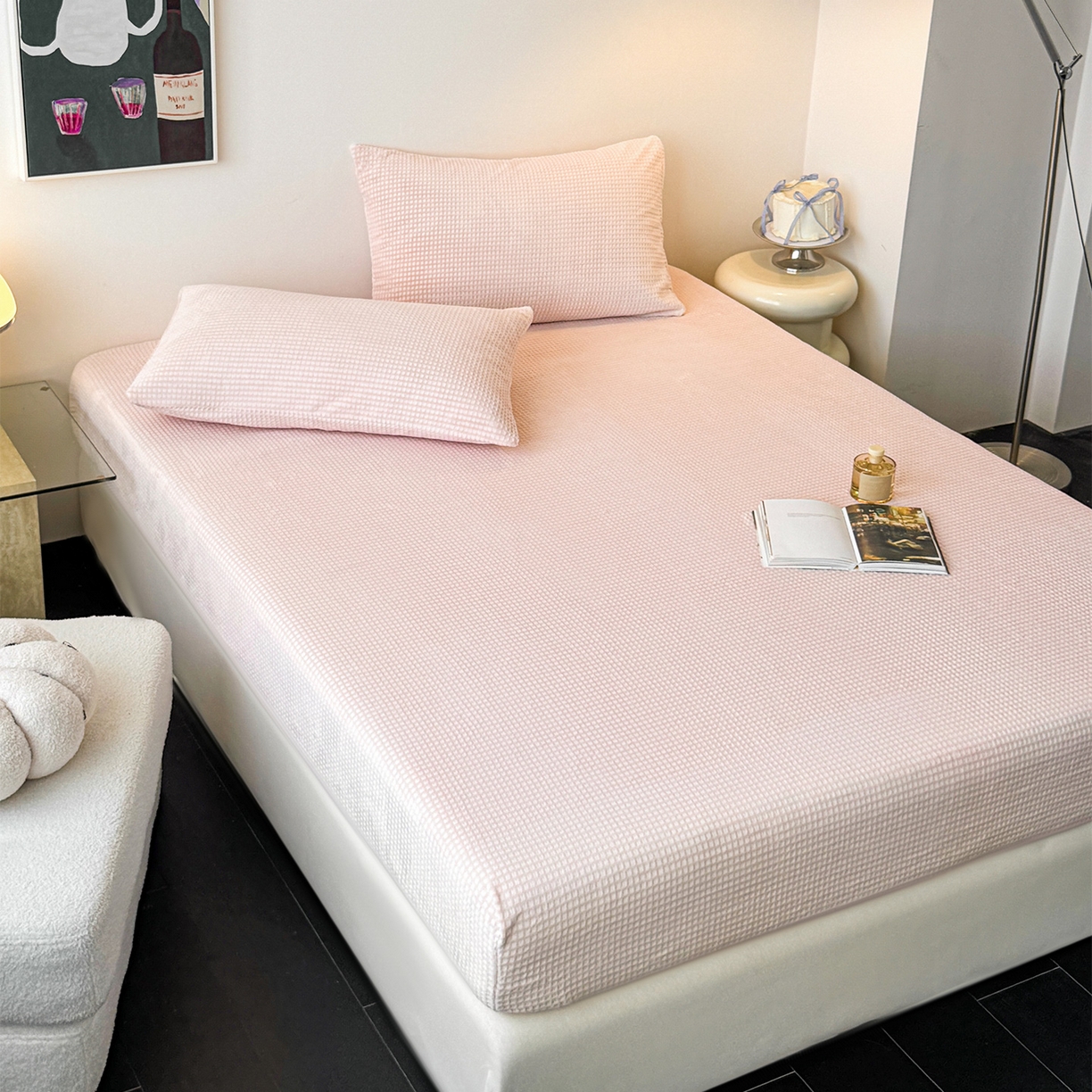 91家纺网 家纺一手货源 找家纺 如一 2025新款全消光230克烂花牛奶绒马卡龙系列床笠枕套三件套 马卡龙-粉白