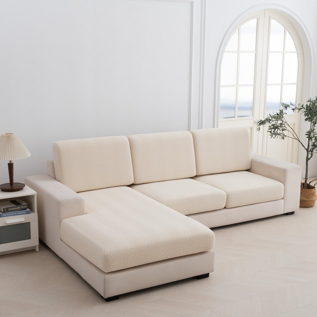 91家纺网 家纺一手货源 找家纺 飞翔家纺沙发套 2025新款人字格坐垫套 米黄色