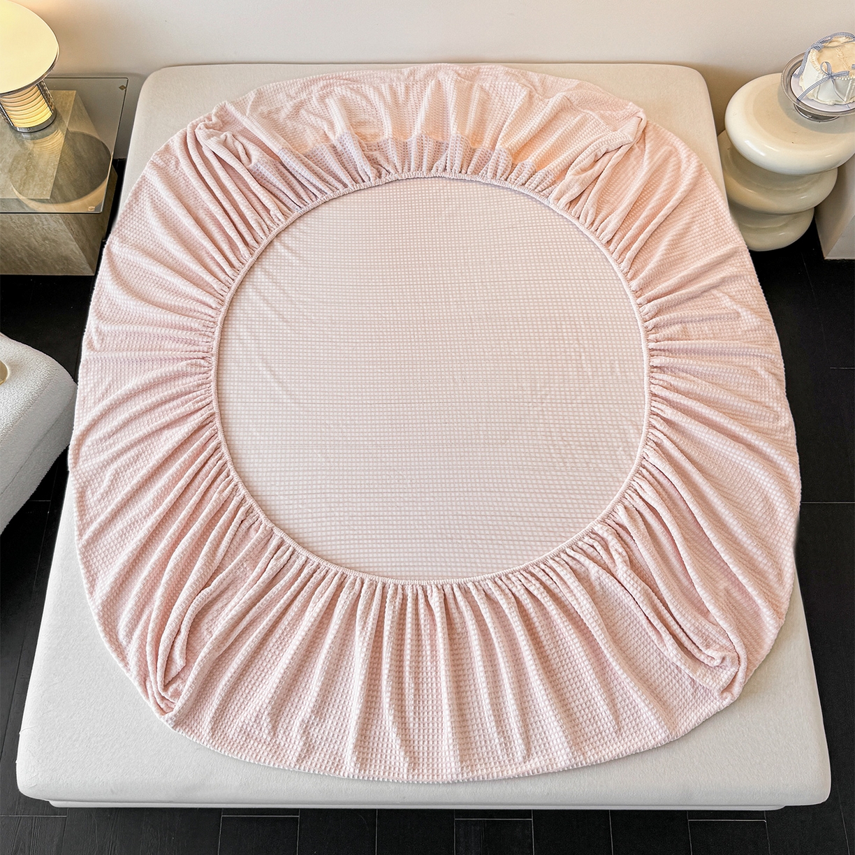 91家纺网 家纺一手货源 找家纺 如一 2025新款全消光230克烂花牛奶绒马卡龙系列床笠枕套三件套 马卡龙-粉白