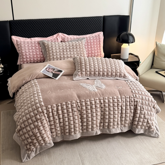 91家纺网 家纺一手货源 找家纺 （总）优姿家纺 2025新品兔毛绣花保暖四件套-蝶梦芳华