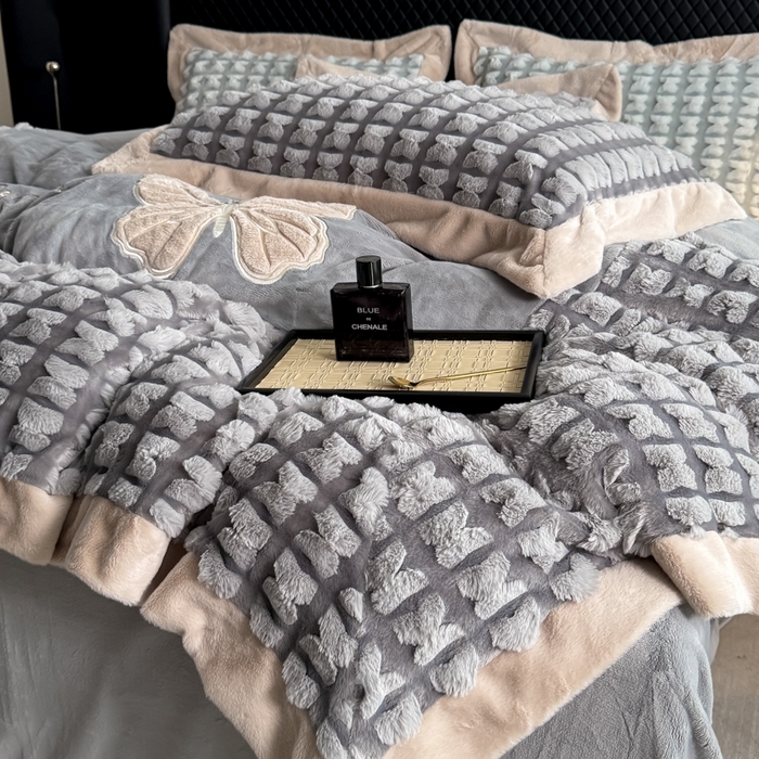 91家纺网 家纺一手货源 找家纺 优姿家纺 2025新品兔毛绣花保暖四件套-蝶梦芳华 蝶梦芳华-灰