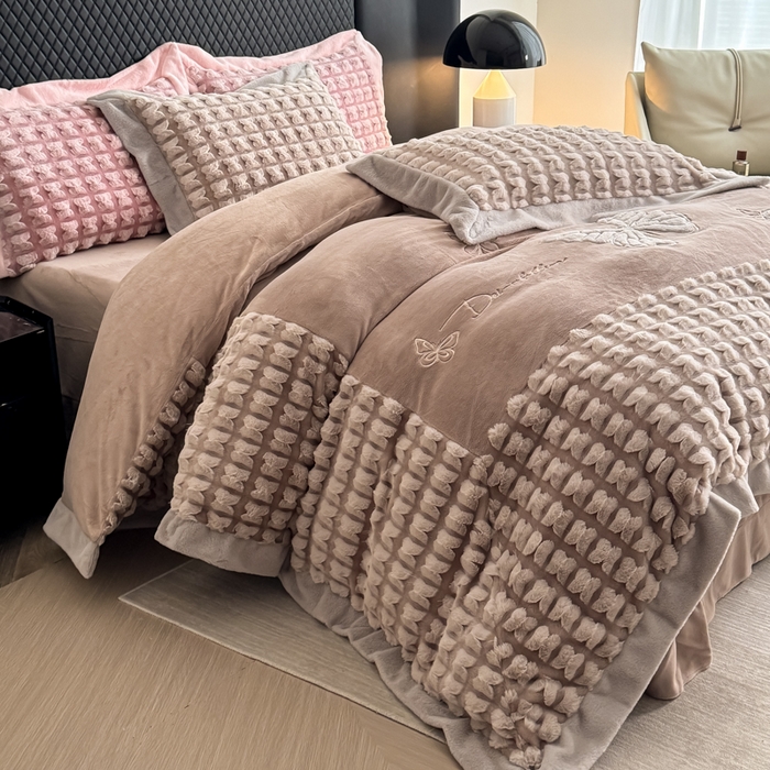 91家纺网 家纺一手货源 找家纺 优姿家纺 2025新品兔毛绣花保暖四件套-蝶梦芳华 蝶梦芳华-豆沙