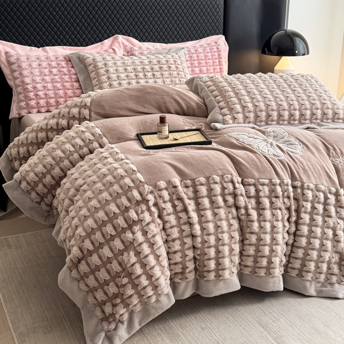 91家纺网 家纺一手货源 找家纺 优姿家纺 2025新品兔毛绣花保暖四件套-蝶梦芳华 蝶梦芳华-豆沙