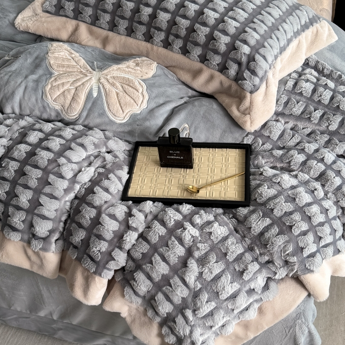 91家纺网 家纺一手货源 找家纺 优姿家纺 2025新品兔毛绣花保暖四件套-蝶梦芳华 蝶梦芳华-灰