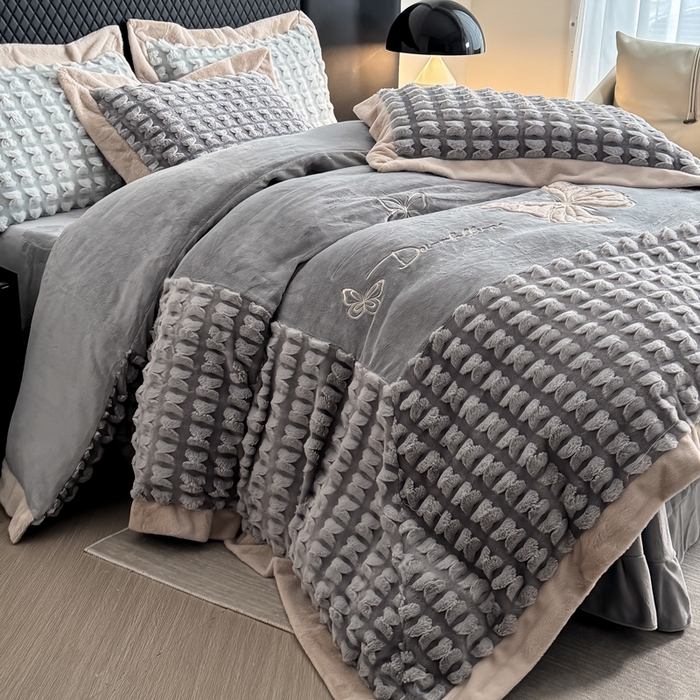 91家纺网 家纺一手货源 找家纺 优姿家纺 2025新品兔毛绣花保暖四件套-蝶梦芳华 蝶梦芳华-灰