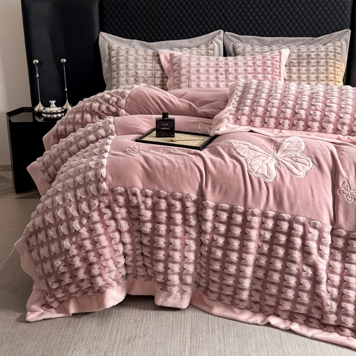 91家纺网 家纺一手货源 找家纺 优姿家纺 2025新品兔毛绣花保暖四件套-蝶梦芳华 蝶梦芳华-玖红色