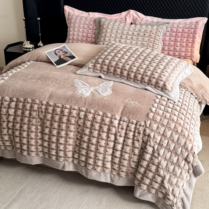 91家纺网 家纺一手货源 找家纺 优姿家纺 2025新品兔毛绣花保暖四件套-蝶梦芳华 蝶梦芳华-豆沙