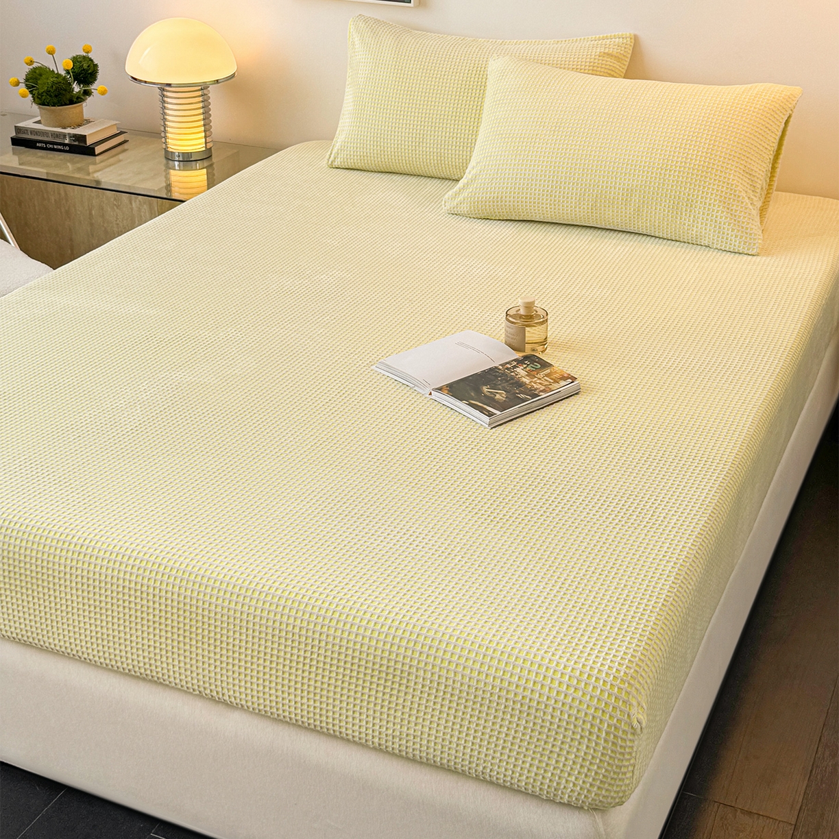 91家纺网 家纺一手货源 找家纺 如一 2025新款全消光230克烂花牛奶绒马卡龙系列床笠枕套三件套 马卡龙-白黄