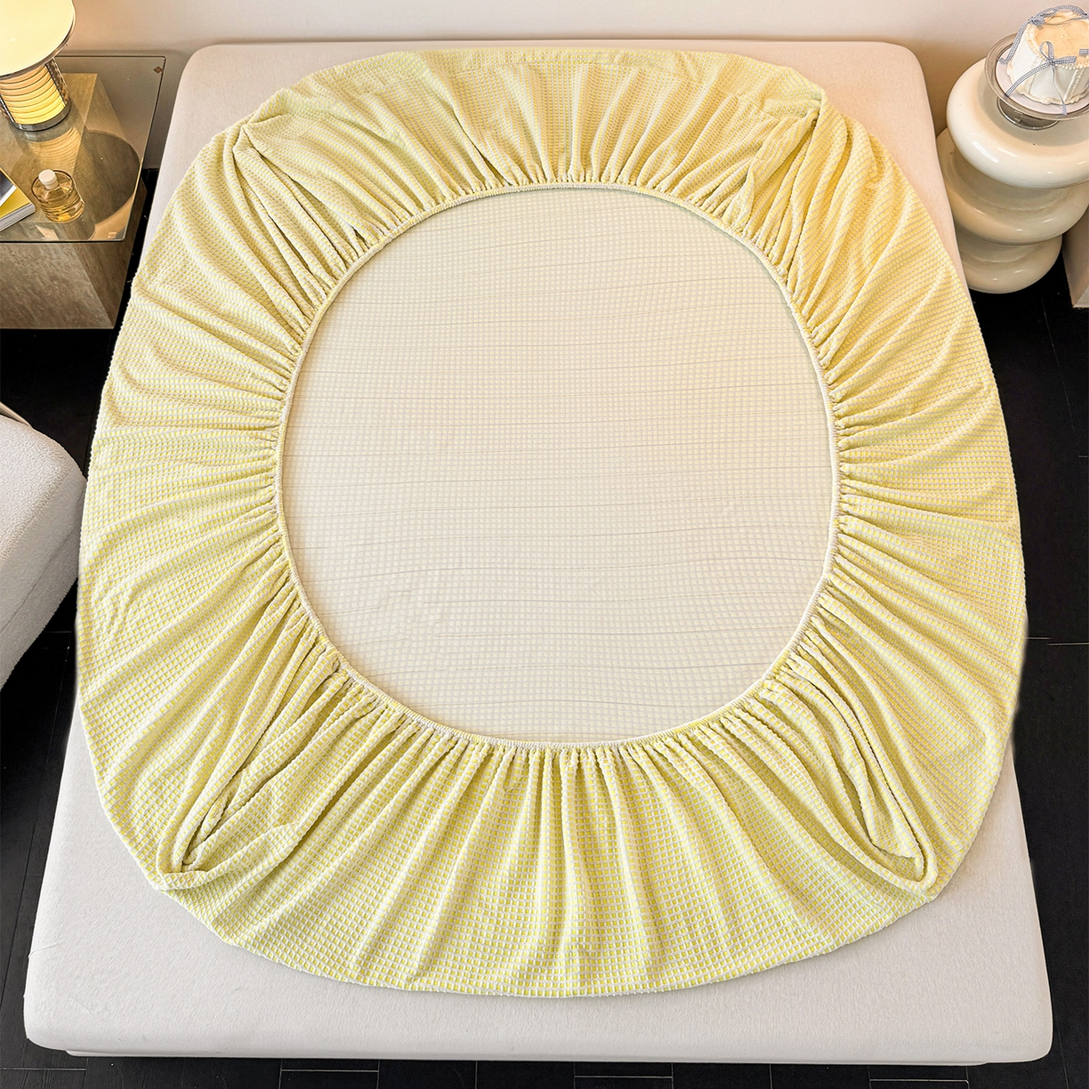 91家纺网 家纺一手货源 找家纺 如一 2025新款全消光230克烂花牛奶绒马卡龙系列床笠枕套三件套 马卡龙-白黄