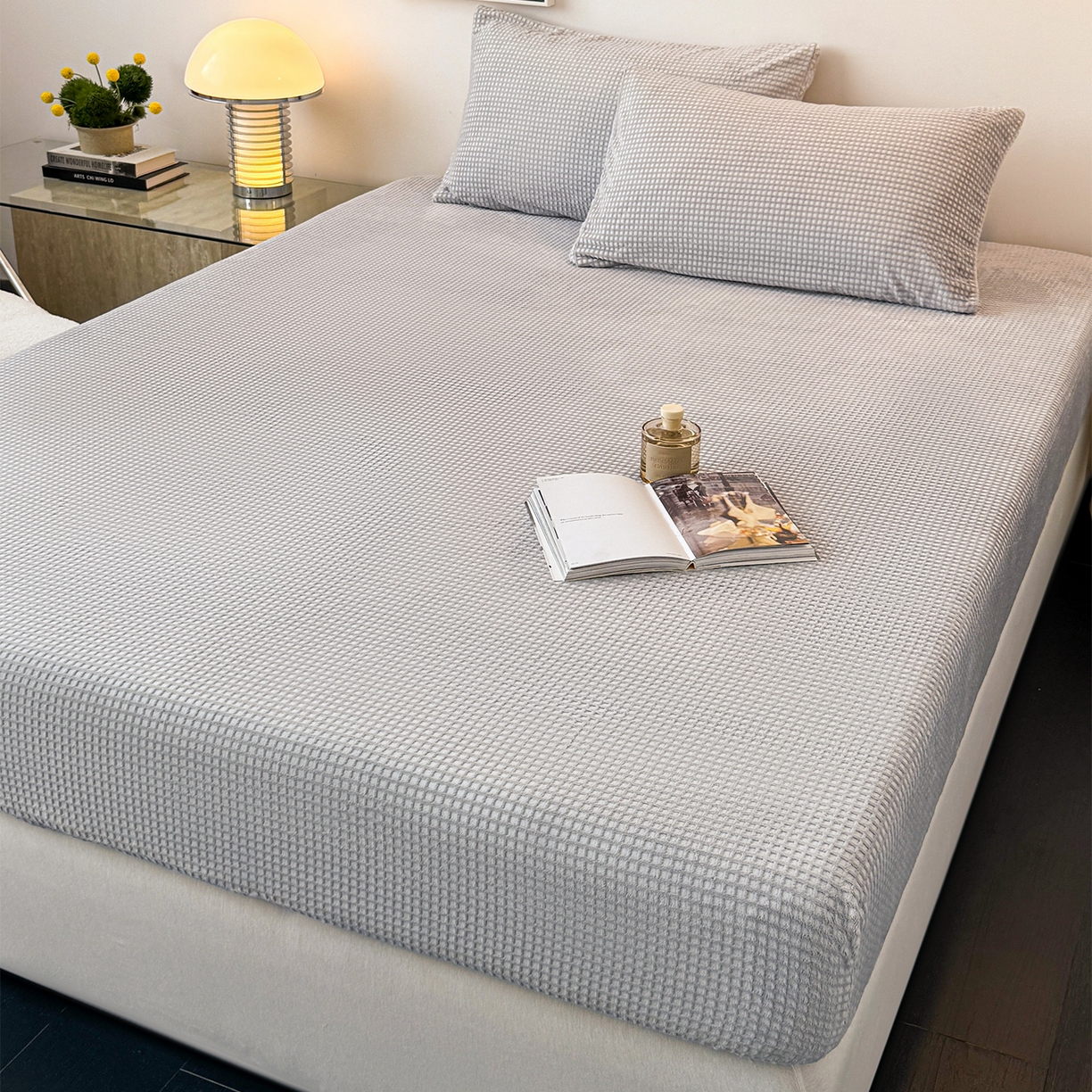 91家纺网 家纺一手货源 找家纺 如一 2025新款全消光230克烂花牛奶绒马卡龙系列床笠枕套三件套 马卡龙-灰白