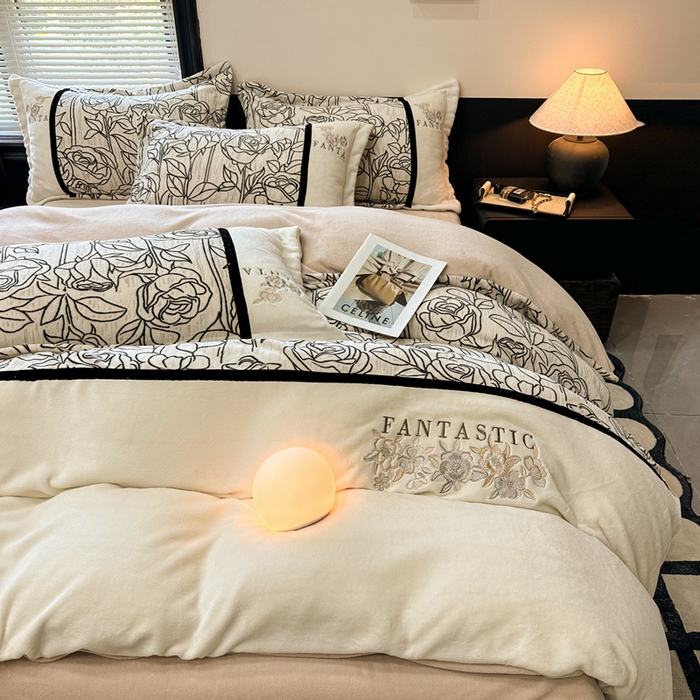 91家纺网 家纺一手货源 找家纺 （总）金牛座家纺 2025新款立体雕花加厚牛奶绒刺绣拼接四件套【控价 售价请勿低于158】