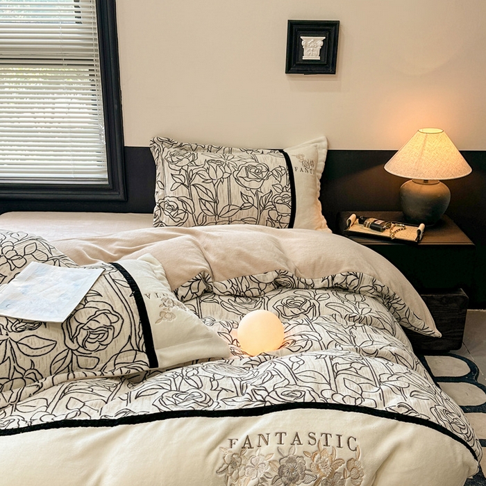 91家纺网 家纺一手货源 找家纺 （总）金牛座家纺 2025新款立体雕花加厚牛奶绒刺绣拼接四件套【控价 售价请勿低于158】