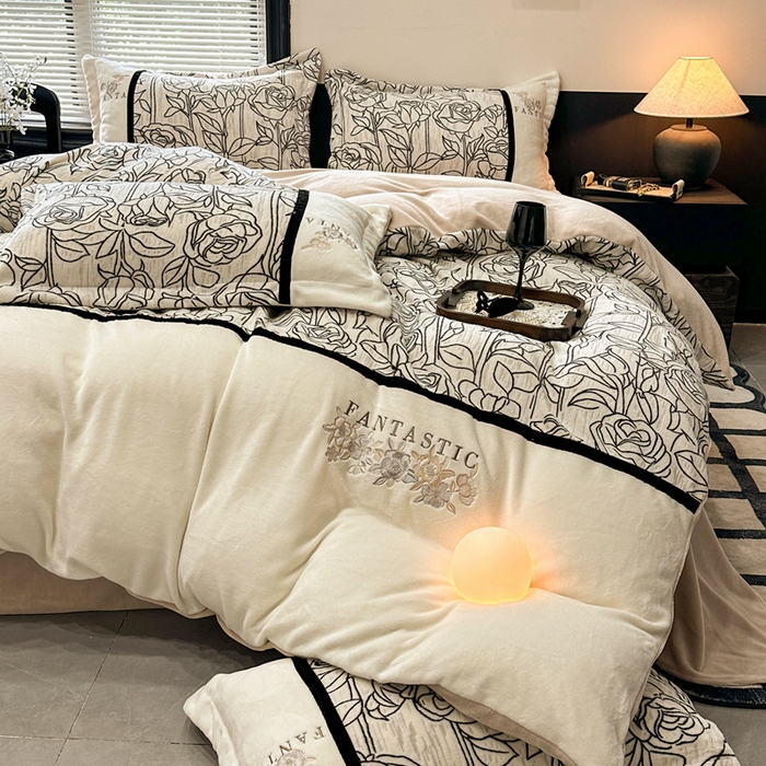 91家纺网 家纺一手货源 找家纺 （总）金牛座家纺 2025新款立体雕花加厚牛奶绒刺绣拼接四件套【控价 售价请勿低于158】