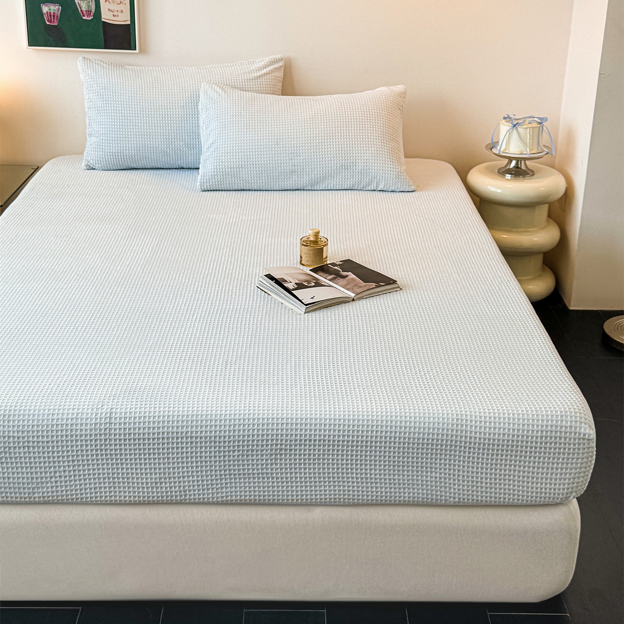 91家纺网 家纺一手货源 找家纺 如一 2025新款全消光230克烂花牛奶绒马卡龙系列床笠枕套三件套 马卡龙-蓝白