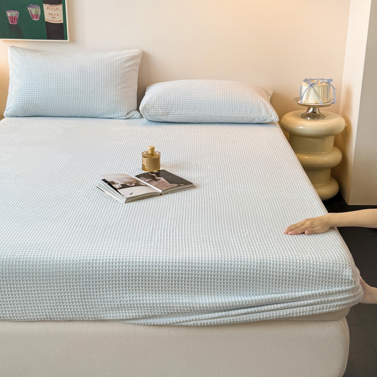 91家纺网 家纺一手货源 找家纺 如一 2025新款全消光230克烂花牛奶绒马卡龙系列床笠枕套三件套 马卡龙-蓝白