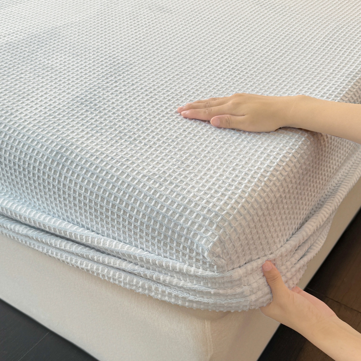 91家纺网 家纺一手货源 找家纺 如一 2025新款全消光230克烂花牛奶绒马卡龙系列床笠枕套三件套 马卡龙-蓝白