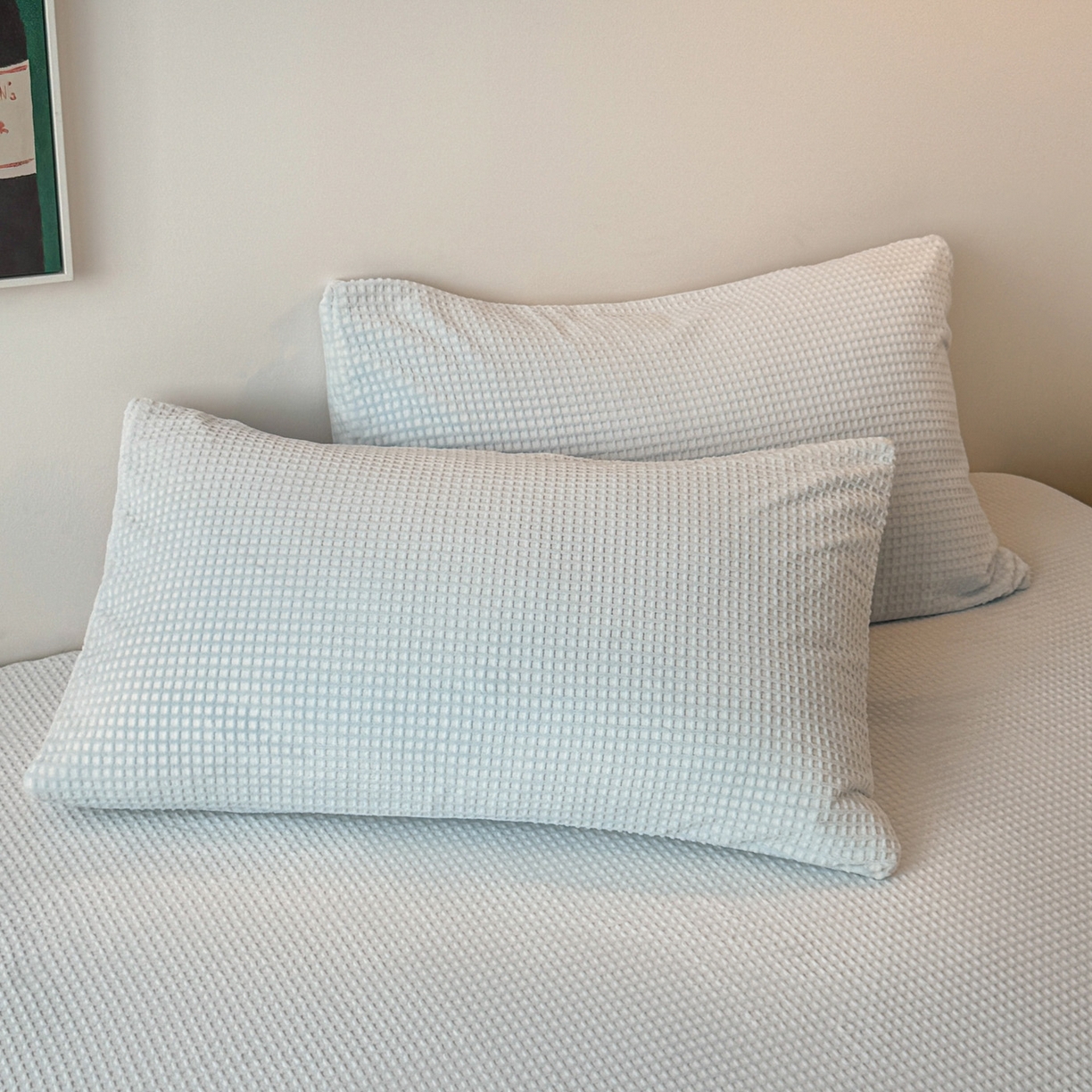 91家纺网 家纺一手货源 找家纺 如一 2025新款全消光230克烂花牛奶绒马卡龙系列床笠枕套三件套 马卡龙-蓝白