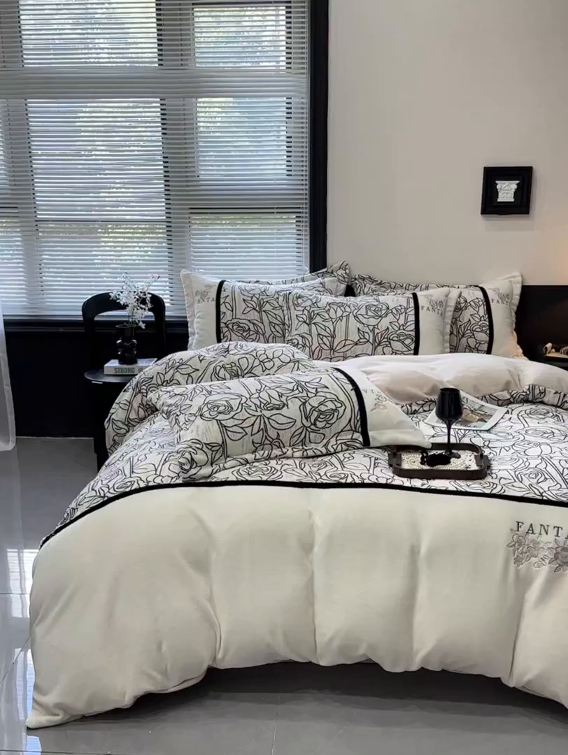 91家纺网 家纺一手货源 找家纺 金牛座家纺 2025新款立体雕花加厚牛奶绒刺绣拼接四件套【控价 售价请勿低于158】 花海