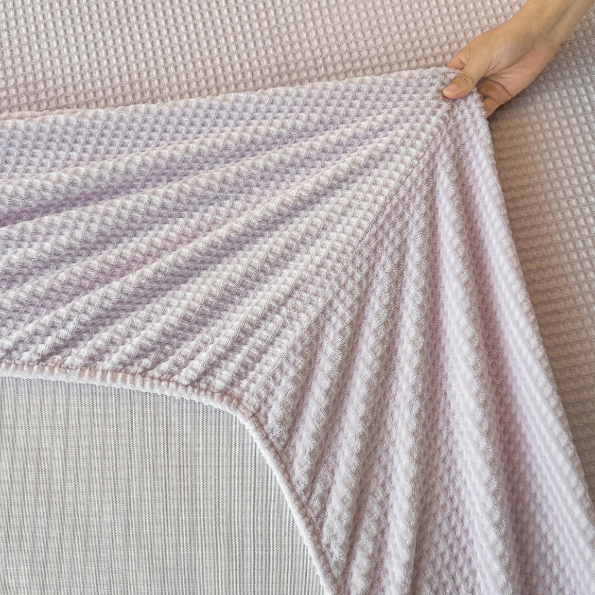 91家纺网 家纺一手货源 找家纺 如一 2025新款全消光230克烂花牛奶绒马卡龙系列床笠枕套三件套 马卡龙-紫白