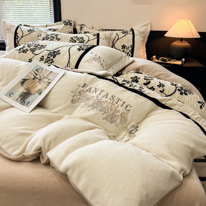 91家纺网 家纺一手货源 找家纺 金牛座家纺 2025新款立体雕花加厚牛奶绒刺绣拼接四件套【控价 售价请勿低于158】 春见