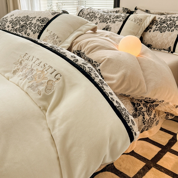 91家纺网 家纺一手货源 找家纺 金牛座家纺 2025新款立体雕花加厚牛奶绒刺绣拼接四件套【控价 售价请勿低于158】 蝶林