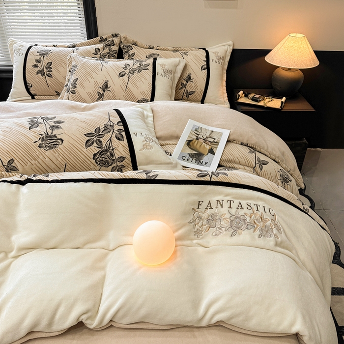 91家纺网 家纺一手货源 找家纺 金牛座家纺 2025新款立体雕花加厚牛奶绒刺绣拼接四件套【控价 售价请勿低于158】 玫语