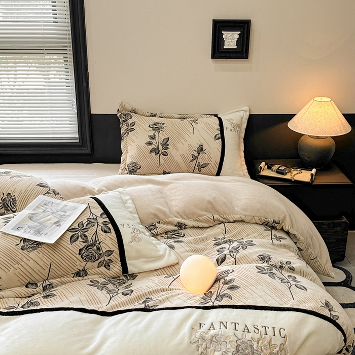 91家纺网 家纺一手货源 找家纺 金牛座家纺 2025新款立体雕花加厚牛奶绒刺绣拼接四件套【控价 售价请勿低于158】 玫语