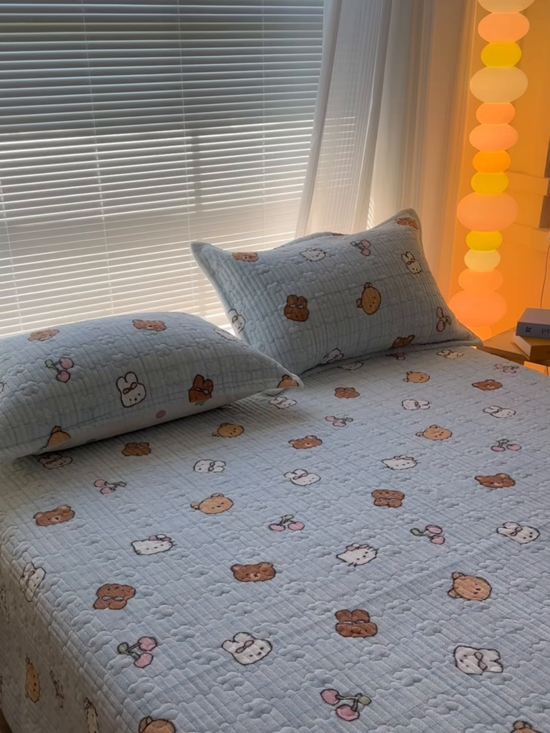 91家纺网 家纺一手货源 找家纺 （总）慕晨 2025新款高克重牛奶绒印花豆豆绒夹棉床盖三件被套四件套